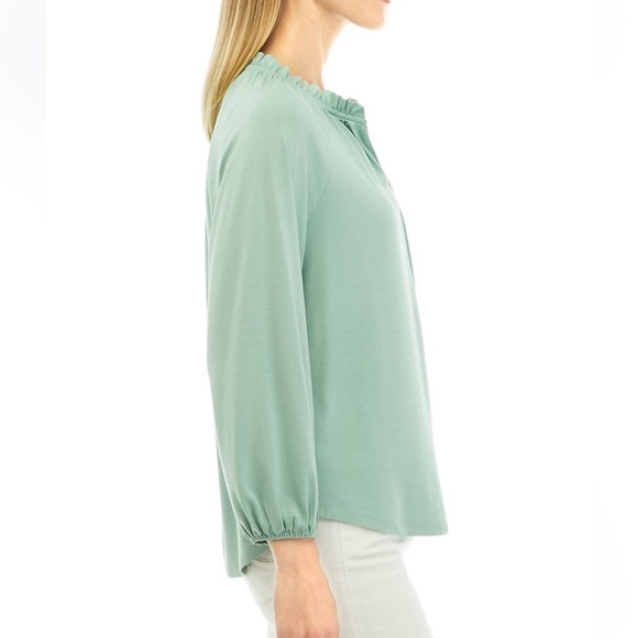 Wonderly Green Women's Top NWT - Picture 6 of 10
